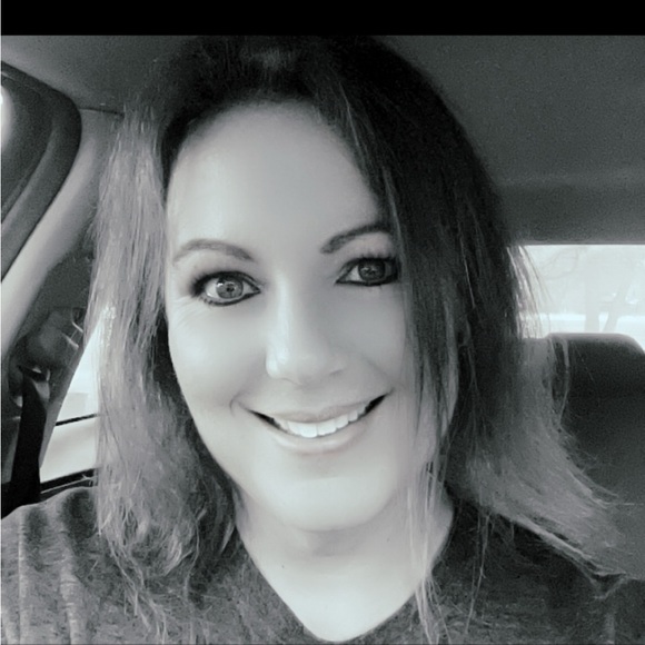 Meet your Posher, Lynn - Picture 1 of 1